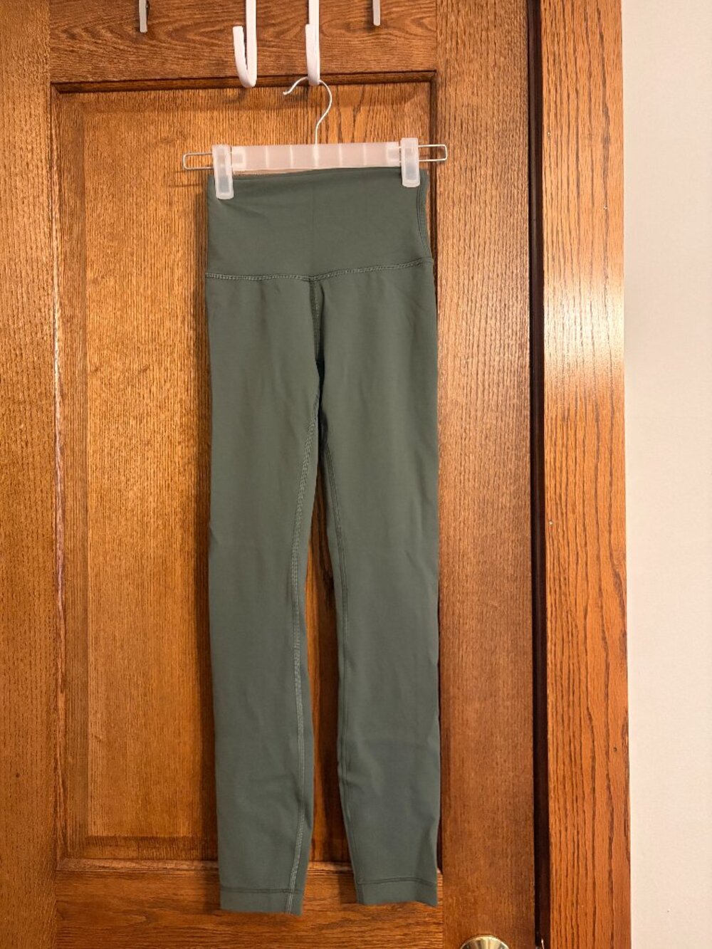 Lululemon Size 0 Green Leggings *BARELY WORN*